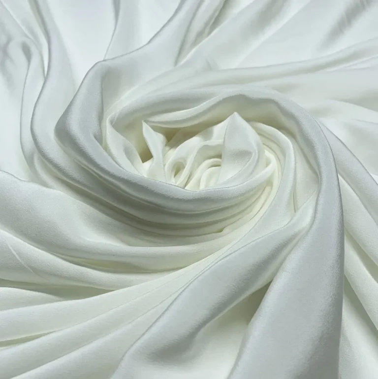 tecido crepe de chine seda pura off white tecido crepe de chine seda pura off white