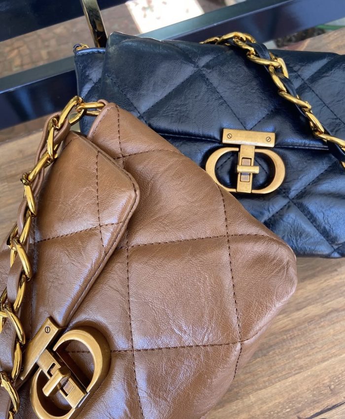 bolsa diva c/detalhes dourado 3099 bolsa diva c/detalhes dourado 3099