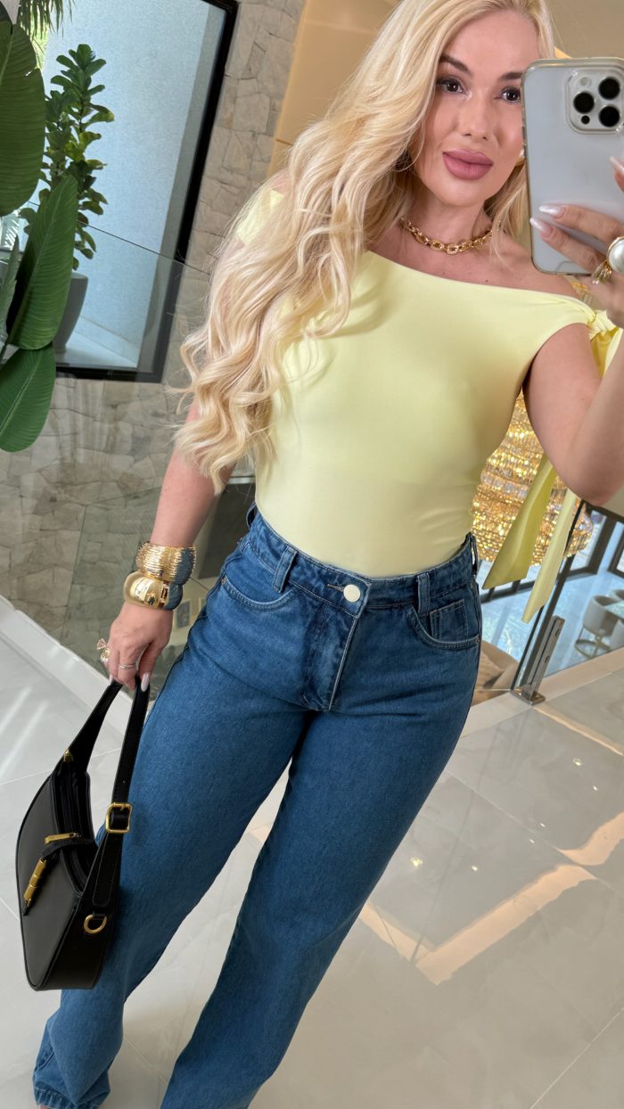 blusa c/detalhe no ombro helena 3307 blusa c/detalhe no ombro helena 3307