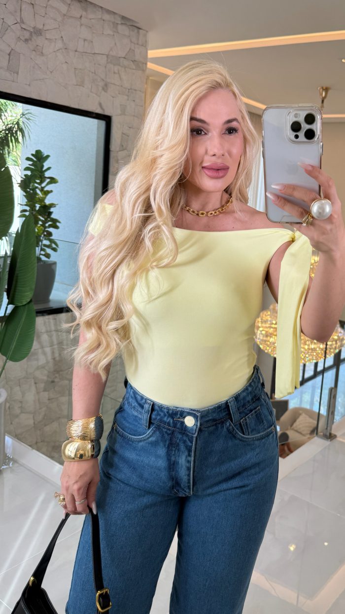 blusa c/detalhe no ombro helena 3307 blusa c/detalhe no ombro helena 3307